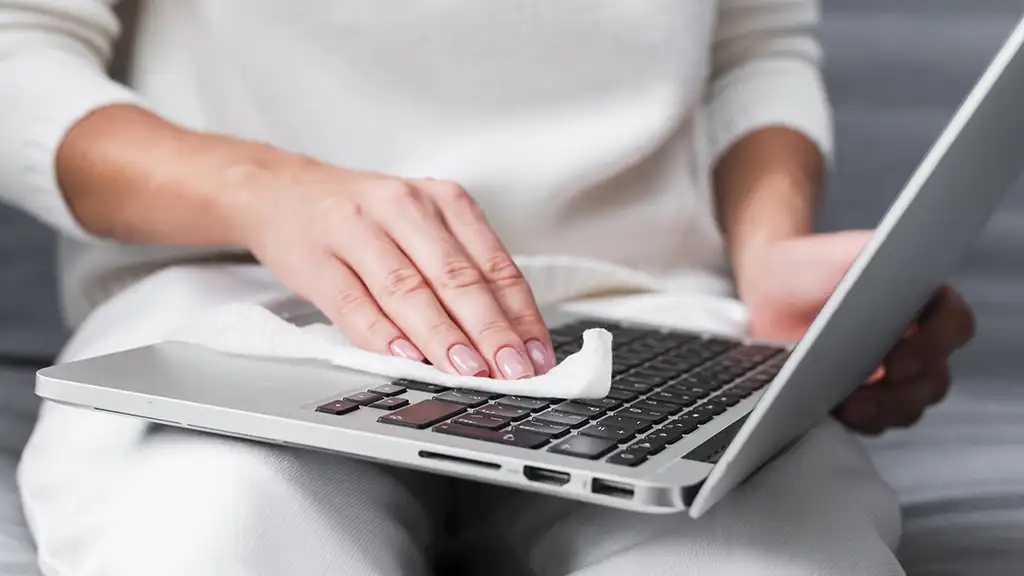 Cách vệ sinh laptop đúng cách, tránh hư hỏng